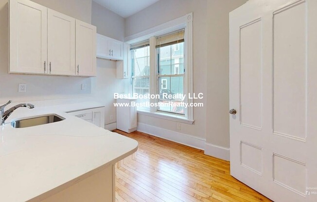 37 LAUREL ST