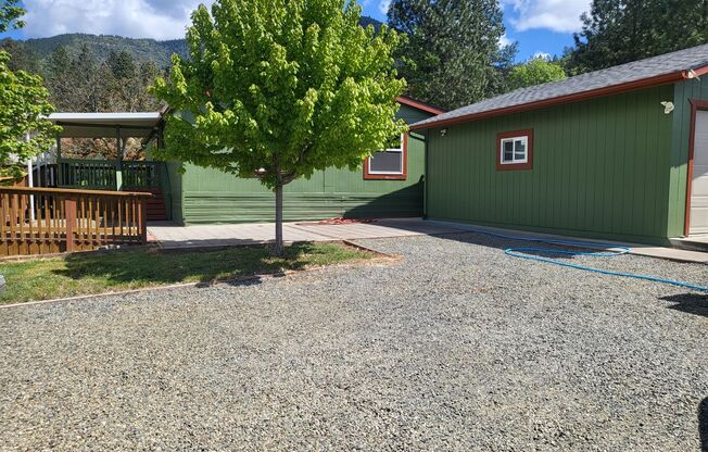 3 bed 2 bath  Home for Rent in Grants Pass in Country setting