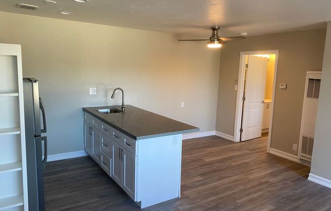 1 bed, 1 bath, 650 sqft, $1,595, Unit 6