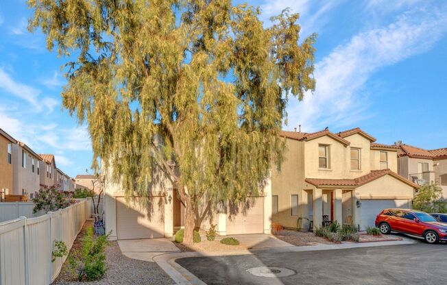 WONDERFUL 3 BEDROOM HOME AT END OF CUL-DE-SAC, FEATURES 2 SPLIT CAR GARAGE