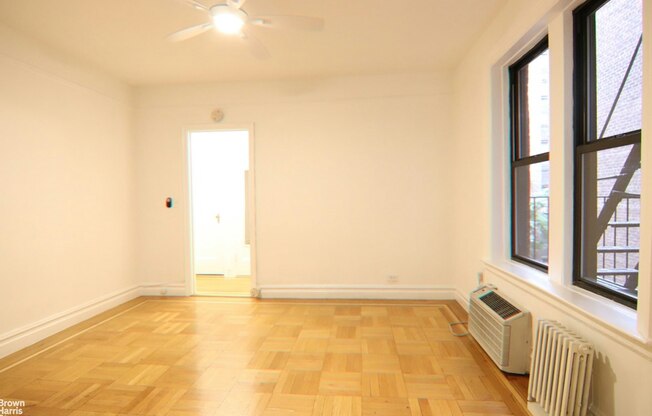 Studio, 1 bath, $2,500, Unit 3G