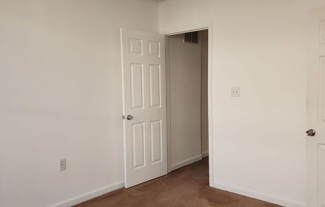 2 beds, 1 bath, $1,325, Unit # 1