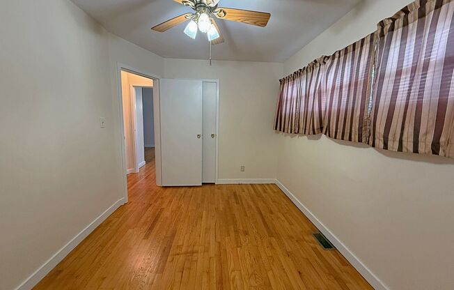 2 beds, 1 bath, $1,600