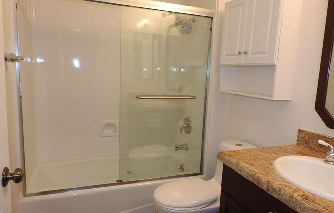 2 beds, 2 baths, $3,600, Unit Unit #202