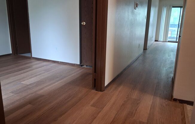 2 beds, 1.5 baths, 1,000 sqft, $1,700, Unit 8199-8199C