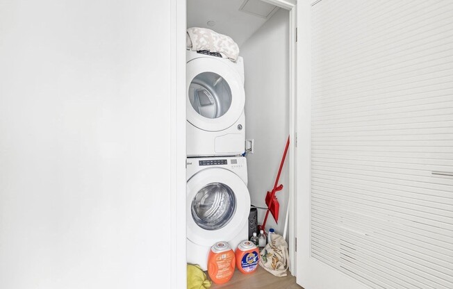 2 beds, 2.5 baths, 1,611 sqft, $14,900, Unit 2201