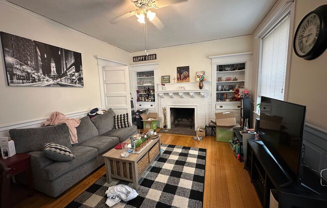 2 beds, 1 bath, 750 sqft, $3,100, Unit 46