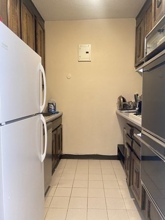 2 beds, 1 bath, 881 sqft, $3,500, Unit 4H