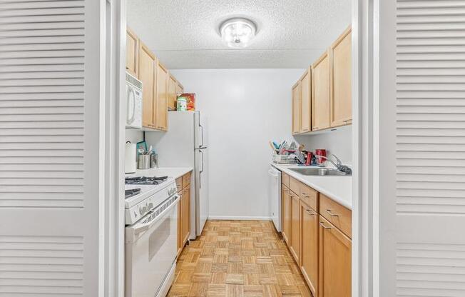 345 E 64 ST