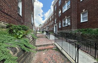 2 beds, 1 bath, 500 sqft, $950, Unit L-03