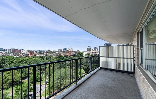 1 bed, 1 bath, 590 sqft, $3,150, Unit 17J