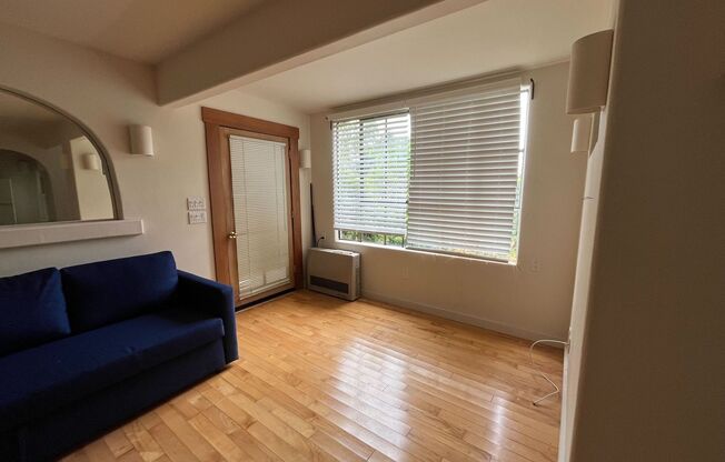 1194 STERLING AVE