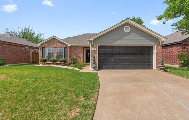 Wonderfully Maintained Home in the Katy Crossing