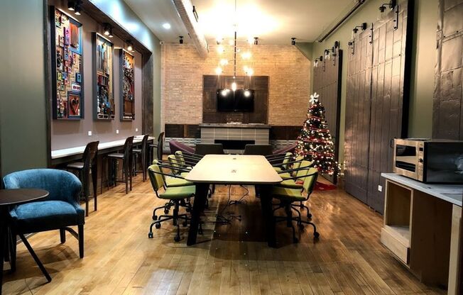 1 bed, 1 bath, 823 sqft, $1,795, Unit 1432-010
