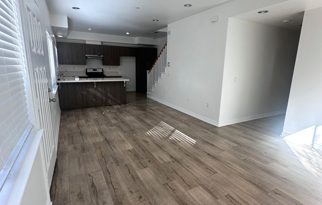 Big and Beautiful 4 bedroom, 3 bath + loft townhouse in gated community. Must see!! 11942 Terra Bella St.