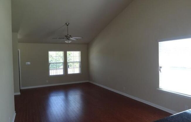 BEAUTIFUL NEWER HOME IN TURTLE CREEK