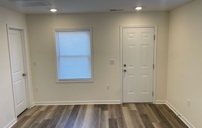 1 bed, 1 bath, $800, Unit 1747-B N. FAYETTEVILLE ST