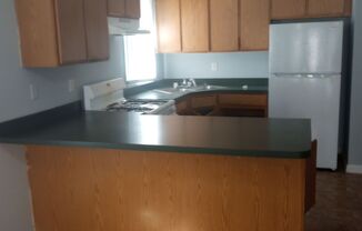 4 beds, 2 baths, $910