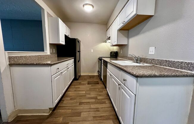 2 beds, 1 bath, 800 sqft, $895, Unit Unit 31