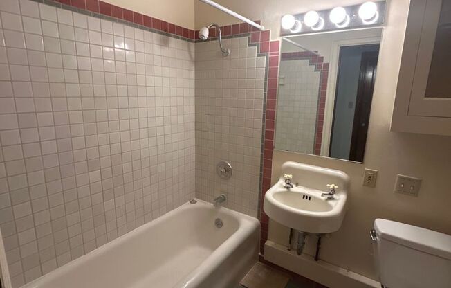 1 bed, 1 bath, 710 sqft, $1,775, Unit 102