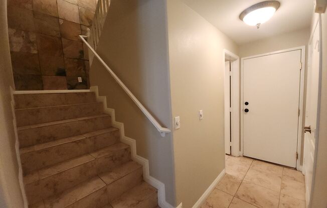 3 beds, 2.5 baths, $1,750, Unit Unit 1039