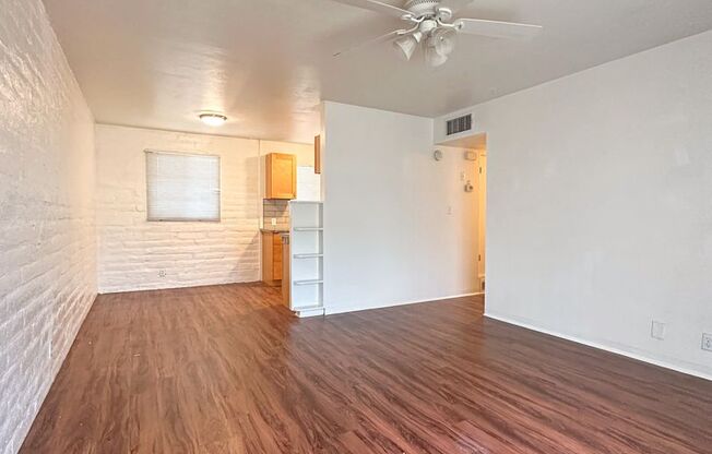 1 bed, 1 bath, 700 sqft, $1,050