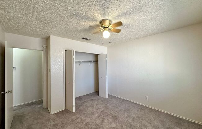 2 beds, 1 bath, 1,030 sqft, $850, Unit B