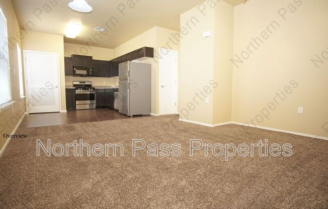 8685 N LOOP