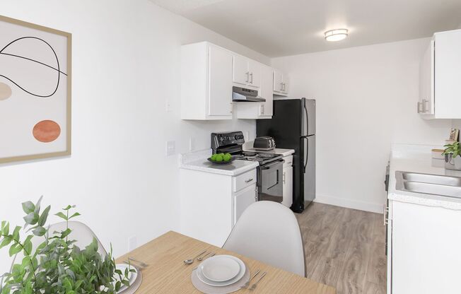 2 beds, 1 bath, 876 sqft, $1,350, Unit 153