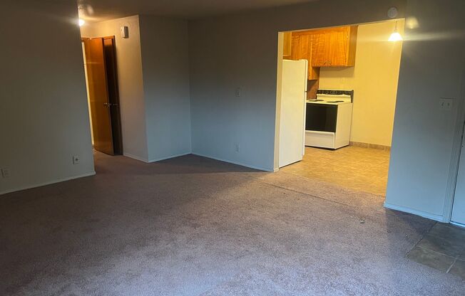 Cozy Ballard studio with charming kitchen & dining nook - 3 weeks free rent!