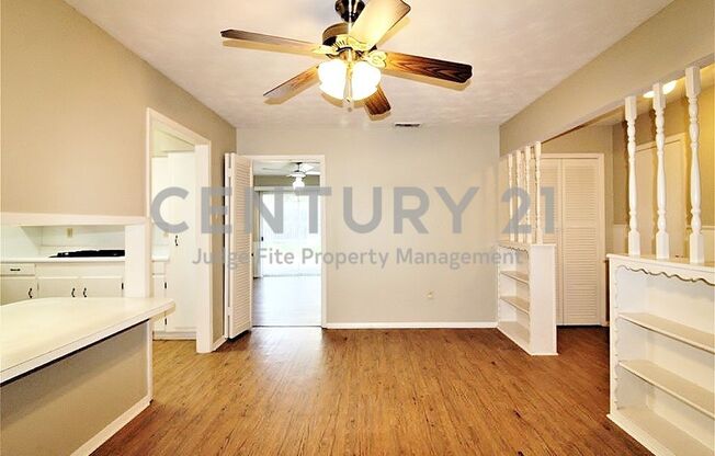 For Rent! Charming 3/2 in Irving Awaits You!