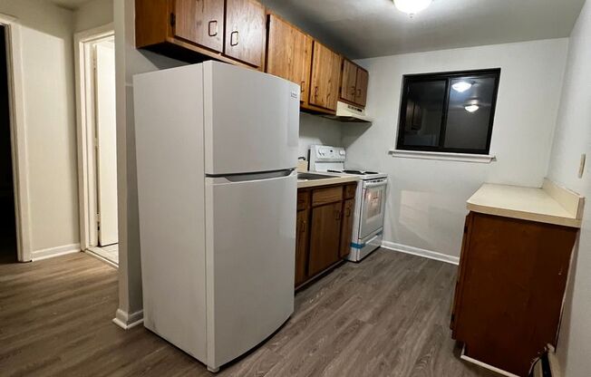 1 bed, 1 bath, $1,035, Unit B2