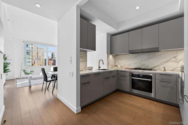 2 beds, 2 baths, 1,268 sqft, $11,500