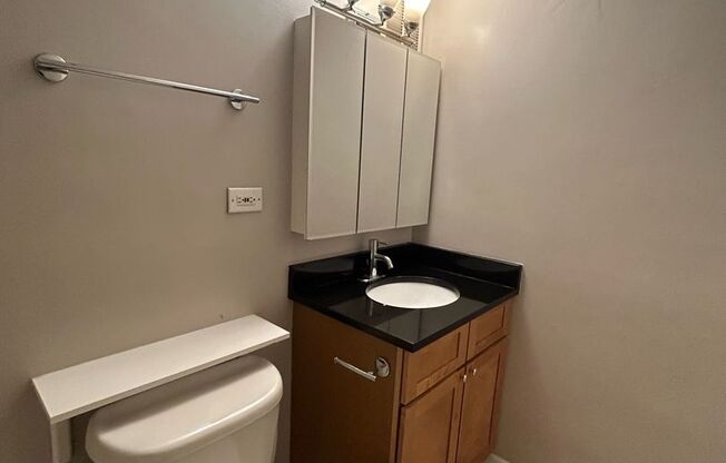 1 bed, 1 bath, 700 sqft, $1,950, Unit 418-0912