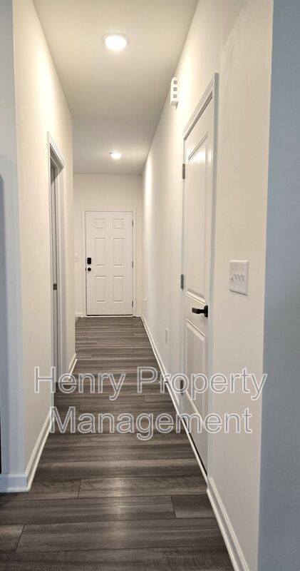 14 WHITE HART CT