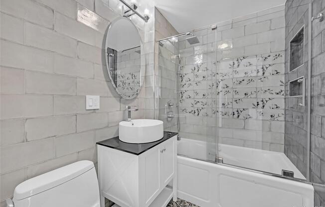 1 bed, 1 bath, 700 sqft, $3,950, Unit 25M