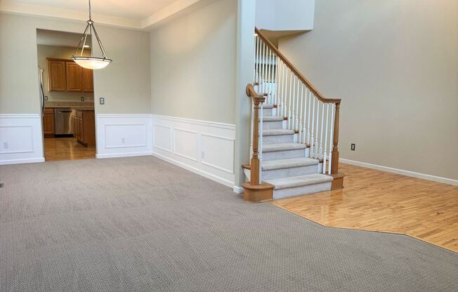 1853 Pointe Woodworth Dr NE