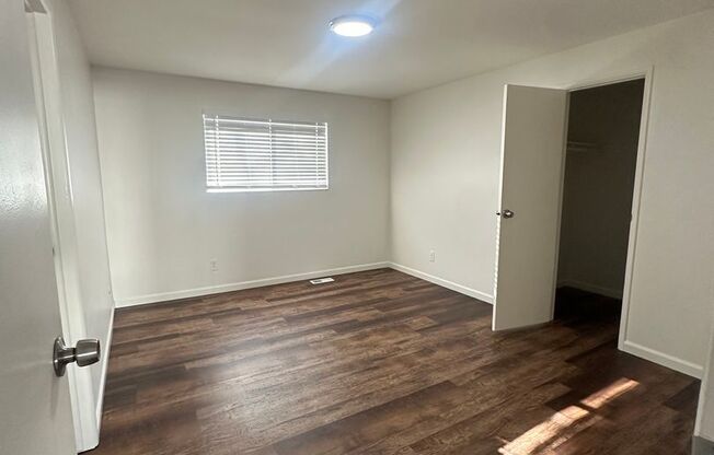 1 bed, 1 bath, 700 sqft, $1,050, Unit 5496-D