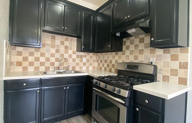 Studio, 1 bath, 425 sqft, $1,745, Unit 214