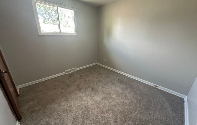 2 beds, 1 bath, $950