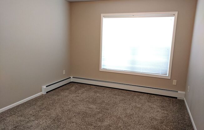 3 beds, 2 baths, 1,293 sqft, $1,375, Unit 2450-312