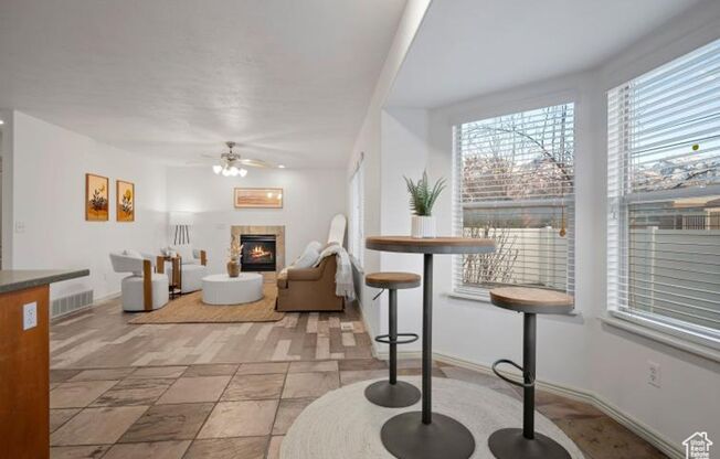 Amazing Cottonwood Heights 4bd/3ba home! Gated community off of Foothill!!