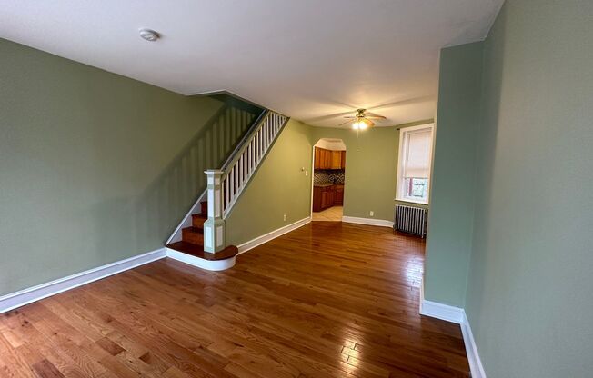 Spacious 3 Bedroom 1 Bathroom in Port Richmond St. Available NOW!
