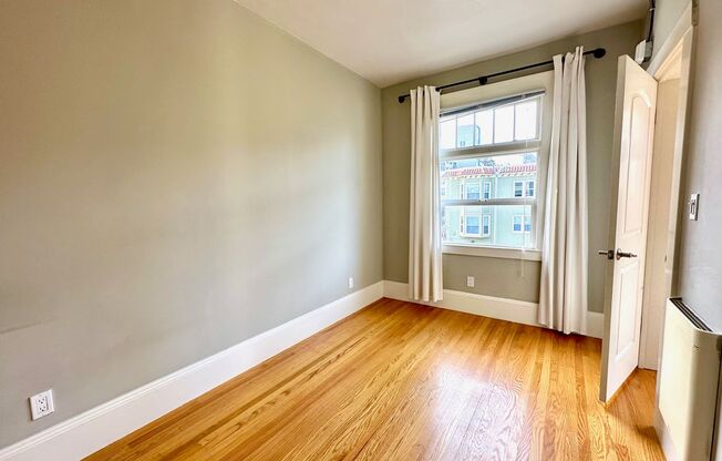 1 bed, 1 bath, 500 sqft, $2,550, Unit 04