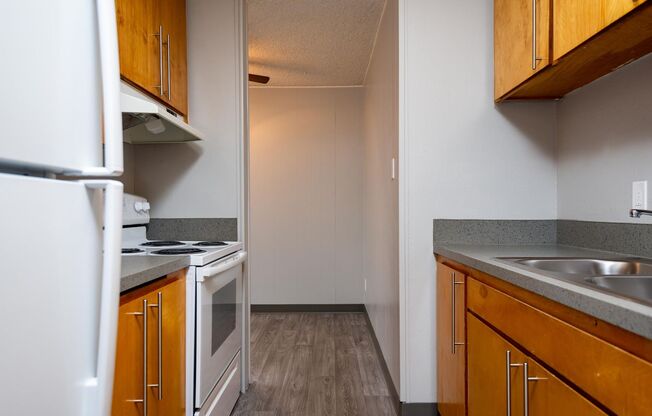 1 bed, 1 bath, 550 sqft, $1,395, Unit A04