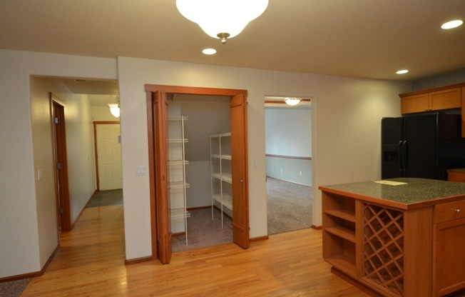 Spacious home in Maple Valley Neighborhood, Wilderness Hollow