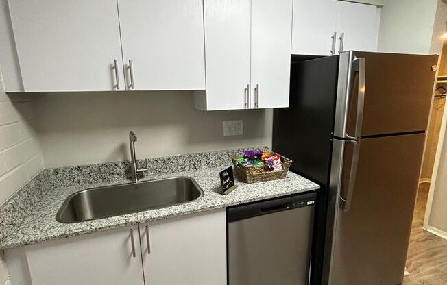 1 bed, 1 bath, 650 sqft, $999, Unit 016