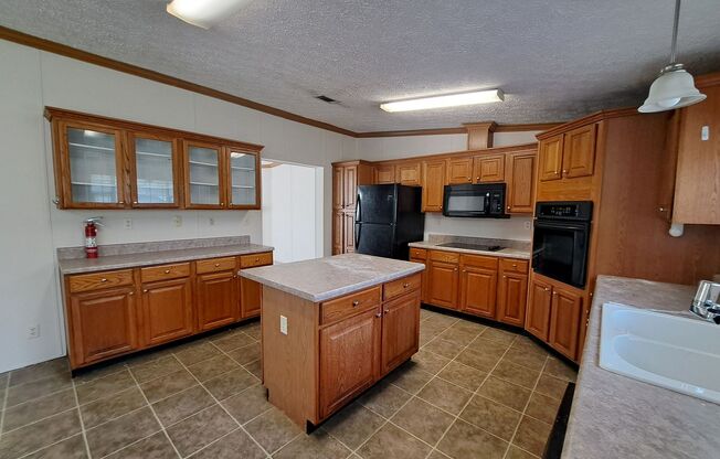 3 beds, 2 baths, $1,595