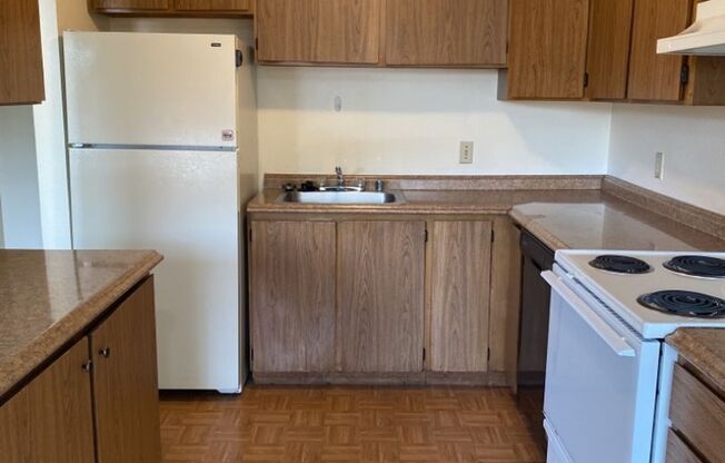 2 beds, 1 bath, 800 sqft, $1,550, Unit 102