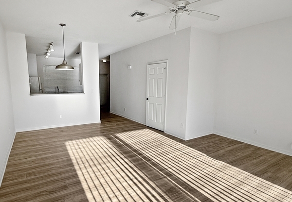 3612 PINE OAK CIR